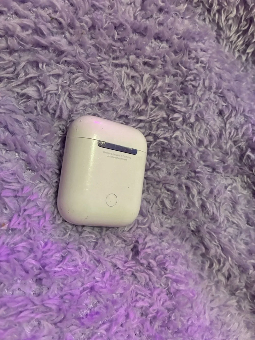 Apple White Wireless Earbuds Charging Case